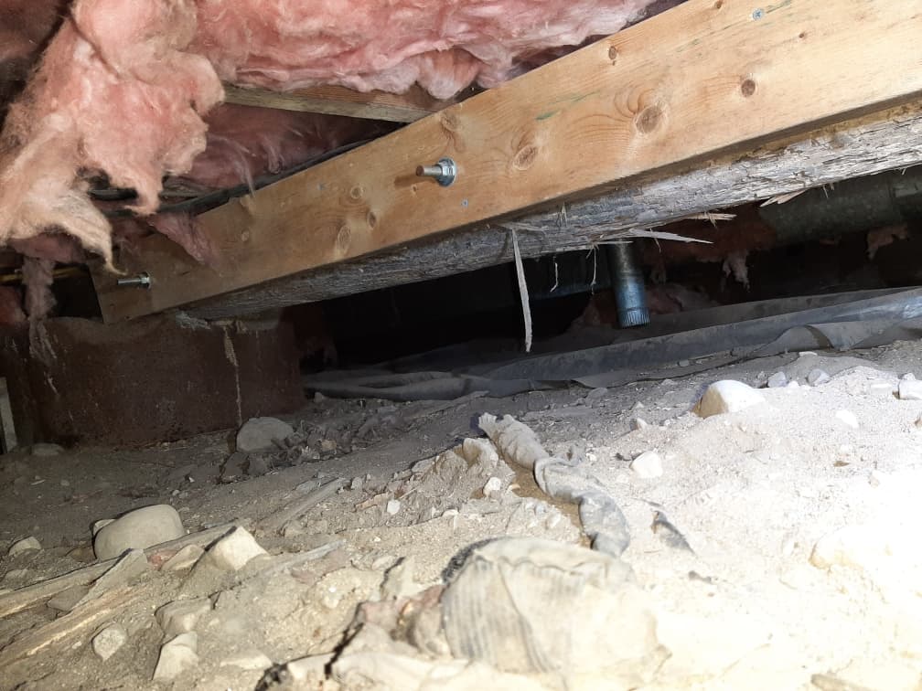 Crawl Space Fiberglass Insulation