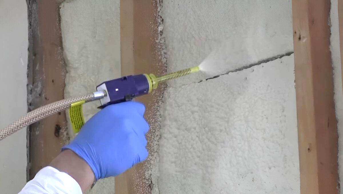 How Thick Does Spray Foam Insulation Need To Be