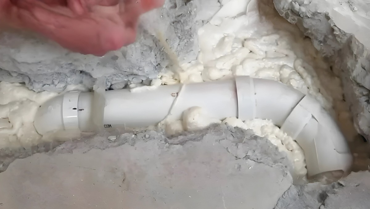 Can You Use Spray Foam Around Water Pipes